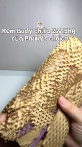 Paulas Choice - Kem Dưỡng Thể Weightless Body Treatment 2% BHA - 210ml - là sản phẩm chăm sóc da cơ thể dạng kem/lotion dung tích 210ml. Công thức chứa 2% BHA thiết kế dạng tuýp/chai tiện lợi cho việc sử dụng trong quy trình chăm sóc body.