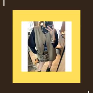2026 Autumn New Women Contrast Color Crew Neck Vest With Stitched Fake Pockets Layering Outerwear
