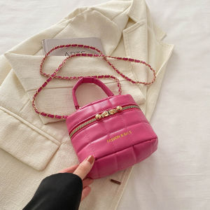 QJshop  ฮอตฮิต กระเป๋าแฟชั่นแบบสะพายข้าง ทรงบักเก็ต สี่เหลี่ยม สายแต่งอะไหล่โซ่ เพิ่มความดูดี ดูมีอะไร สีสันสดใส มาใหม่ มีให้เลือกถึง 5 สีเลยน๊าาา