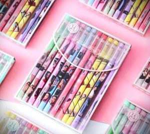 ODEMEI ! BLACK PINK Erasable Pulpen Lucu Arti nya Pena Yang Bisa Di Hapus Atau Hilangin Tinta Pada Pul Pen Hitam Eras Ble DiHapus Bolpen Mainan Permainan Lama jadul Main dulu Anak Kecil Harga murah laris Viral Warna Alat Tulis Sekolah Kantor SET Blackpink