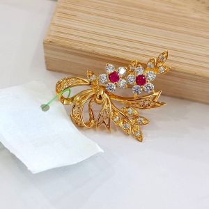 KERONGSANG TUDUNG Floral Saduran Emas 24K Permata Merah dan Putih Zhulian