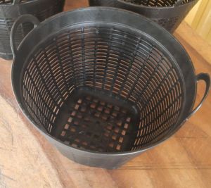 (พร้อมส่ง) เข่งพลาสติก ไซต์ 10 นิ้ว สีดำ เข่งปลูกต้นไม้ ปลูกไม้ดอก ไม้ประดับ เข่งอเนกประสงค์