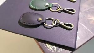 Airtag Holder Keychain-Genuine Leather Holder Handmade Air Tag Case Scratch-Resistant  Key Chain Ring Dog CollarLuggage Cover