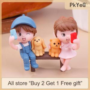[COD] PkYeG Tool 2Pcs Pair Cute Lovers Taking Selfies On A Stool Cake Decoration Car Ornament Couple Figurines Miniature Craft Fairy Garden Decor