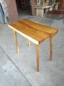 โต๊ะไม้อคาเซีย โต๊ะข้าง โต๊ะกาแฟ ทำจากไม้แผ่นเดียว