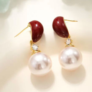 Fashionable Ring Gift 法式复古高级感滴油白色珍珠耳环女气质耳钉轻奢时尚百搭耳饰批发