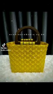 👜 สีทองสุก กระเป๋าสาน เส้นพลาสติก ร่ำรวย ความมั่งคั่ง สวยงาม เรียบหรู ดูแพง ใช้เป็นของฝาก 🎀 ของที่ระลึก 👜