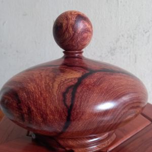 BÌNH LỌ .GỖ CẨM CHỈ =CAO 17CM ĐƯỜNG KÍNH 25CMX25CM
