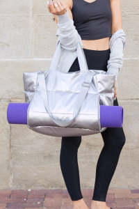 Metallic Puffer Tote Women Gym Bag Wet Dry Separation Waterproof Sports Bag Large Capacity Soft Shoulder Bag Gym Yoga & Travel2026