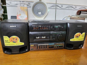 đài cassette Sony CFS-1055S huyền thoại