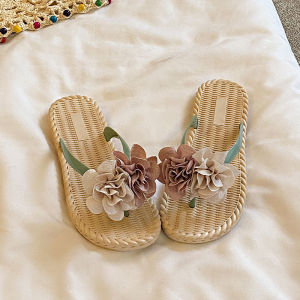 [Free Shipping] WomenS Summer New Fashion Straw Floral Thick-Soled Holiday Beach Shoes With Wedge Heel And Flip-Flop Design To Match Skirts