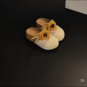 [FreeShipping] Polka Dot Hollowed-Out Closed-Toe Womens Slippers 2026 Summer New Versatile Fashionable Niche Outdoor Slip-On Casual Sandals