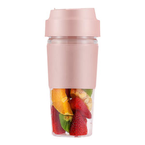 （Ready Stock）Small juicer portable fruit machine juicer cup electric usb mini blender household juicer accompanying