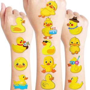 60 miếng hình xăm tạm thời hình vịt cao su đã được cắt sẵn dùng làm quà tặng cho các bữa tiệc của trẻ em. Chống thấm nước dành cho bé trai và bé gái chủ đề quà tặng cho tiệc sinh nhật đồ dùng nhỏ để bỏ vào túi quà.