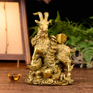 Tượng dê dương cõng nén vàng bằng đồng thau phong thủy mang lại may mắn trong kinh doanh