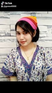 ผ้าคาดผมวินเทจสีรุ้ง ถักจากไหมพรม