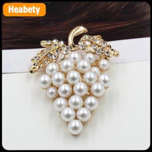 【2-3 days delivery】 Crystalwave Grapes Brooches Rose Gold Plated Pearl Brooch Rhinestone Flower Scarf Buckle Pin