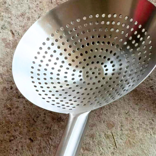 COLANDER%20THICK%20WITH%20HANDLE%20TAG%20SIZE%2028CM%20FOOD%20STRAINER%20-%20Image%203