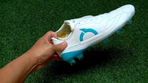 Sepatu bola futsal Ortuss eight terbaru