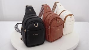 Womens cross-body bag  Adjustable Guitar Strap with Sling Bag Strap  Waist Bag Chest Bag  Suitable for travel and shopping 。
