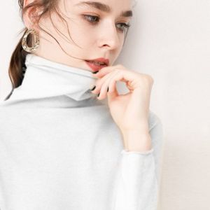 Short thickened turtleneck sweater for women in fall and winter