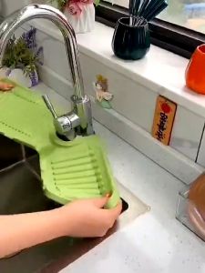 Multifunctional Kitchen Sink Splash Guard Silicone Faucet Mat Sink Water Splash Guard Draining Pad COD