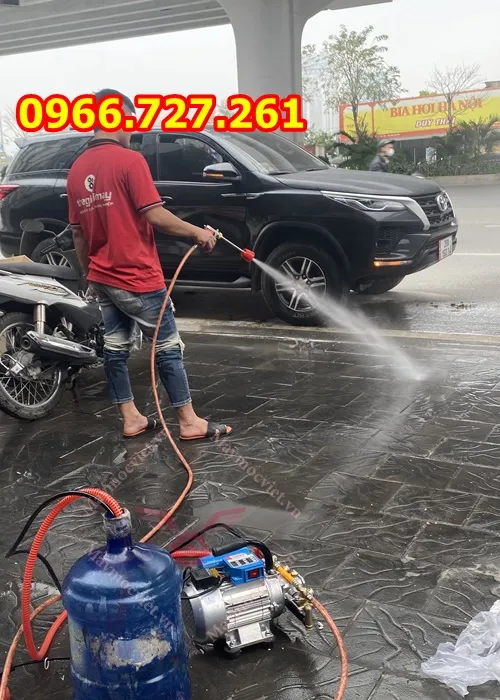 máy phun thuốc , tưới cây , xịt rửa xe , xịt rửa điều hòa chạy điện điều khiển từ xa