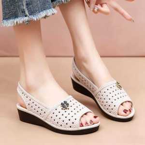 [Free Shipping] 2026 Summer New WomenS Sandals Middle-Aged And Elderly WomenS Slippers Supermarket WomenS Shoes Versatile Outdoor Footwear WomenS Shoes