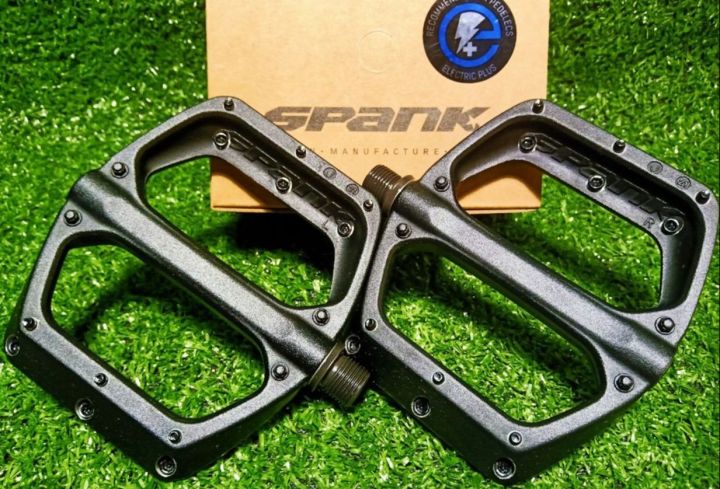 spank spoon flat pedal
