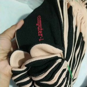 Kaos Kaki Polos Wanita Sebetis: Pilihan Terbaik Untuk Keseharian