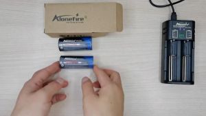 Alonefire 26650 3.7V 5000mAh strong power Li-ion Rechargeable Battery with 2 slots Vapcell Q2S Charger