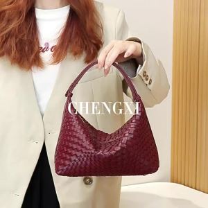 Túi đan thủ công thời thượng dễ phối đồ phong cách tối giản túi xách tay đựng hộp cơm mang lại vẻ sang trọng độc đáo túi đeo vai/kẹp nách.