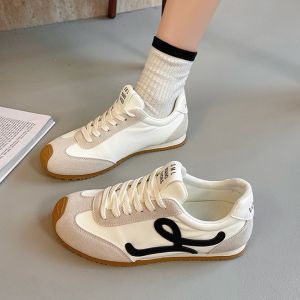 รองเท้าผ้าใบย้อนยุคสำหรับผู้หญิง รองเท้าผ้าใบวิ่งแบบผูกเชือกแฟชั่นเกาหลีรุ่นใหม่