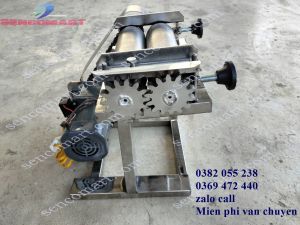 Máy Cán Mực Chạy Điện Lô Inox 304 công suất 90w Máy Cán Khô Bò Khô Heo Khô Cá Đuối