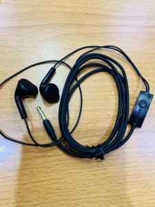 PROMO TERMURAH !!! BELI 1 GRATIS 1 HEADSET SAMSUNG ORIGINAL / HANDSFREE SAMSUNG NONPACK / BISA UNTUK TELPON ( COCOK UNTUK SEMUA HP ANDROID )