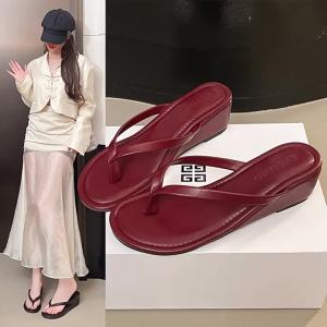 [Free Shipping] Thick-soled flip-flops for women 2026 summer new red high-heeled sandals for women suitable for outdoor wear and beach use