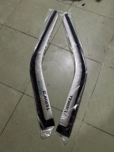 Vè che mưa xe tải van teraco V6 TERA V6 V8 2 chỗ 5 chỗ nhựa đen trắng lưới dẻo dàyđẹpcó sẵn keo dán ( giá 1 cặp).