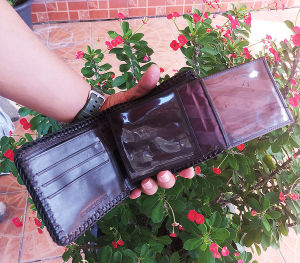 ชาวอาชาไนยไม่ควรพลาดกระเป๋าหนังม้าแท้ เท็คเจอร์ หรือลวดลายของหนังม้าสวยงามมาก