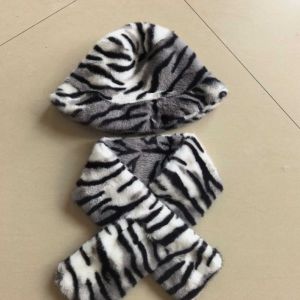 MAOMEI Ấm áp và dày dặn Mũ lông giả Mềm mại xù xì Lông chồn giả Mũ len lông chồn Bộ ống xả lông xù Nhiệt Độ Cao Cấp Bộ mũ và khăn mùa đông Phụ nữ