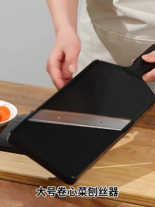 เครื่องย่อยคู่มือผักแบบมืออาชีพสำหรับการทำสลัดกะหล่ำปลีหั่นบางๆขนาด1มม. พร้อมตัวป้องกันความปลอดภัย