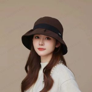 vivi lifestyle หมวกปลากระเบนสีสันสดใหม่สไตล์ใหม่สำหรับผู้หญิงในช่วงฤดูใบไม้ร่วง สวมใส่สวยงาม ปกป้องใบหน้าเล็ก