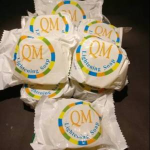 2 PCS Sabun QM Brightening / Lightening Glowing Soap memutihkan Wajah Pengecil Pori-Pori With Arbutin- 60 gram- Cod