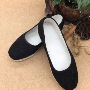 Nhà Sản Xuất Bán Buôn Đế Tràm Chức Năng Tay Hoa Phong Cách Dân Tộc Giày Đơn Bắc Kinh Vải Tròn Mẹ Giày Một Mảnh