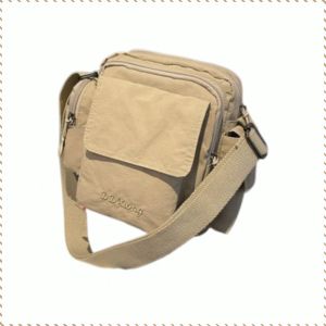 กระเป๋าถือ กันน้ำ ใช้งานได้จริง กระเป๋าเป้ ปรับได้ มัลติฟังก์ชั่น แฟชั่น พักผ่อน ออกนอกบ้าน ซิปโลหะ