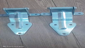 bản lề lạnh thùng xe tải vật liệu thép inox kích cỡ to nhỏ.