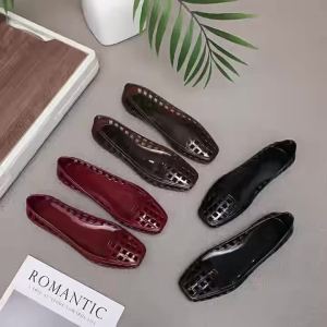 [Free Shipping] Korean Crystal Jelly Shoes Shallow Slip-On Shoes Transparent Hollow Square-Toed Sandals Beach Slip-Ons DIY Perforated Shoes For Women