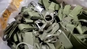 Bottle Clip Buckle Mineral Water Clip Camping Hiking Bottle Hanger Holder Molle Botol Klip Outdoor Camping