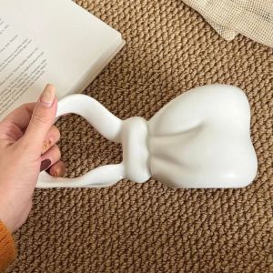 xpkQ Long Handle Bowknot Mug Ceramic Mugs Pretty Creative Aesthetic Coffee Cup Luxury Elegant Household Afternoon Tea Cups Drinkware 5T9N4