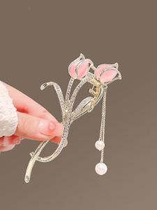 F4 Jepit Rambut Korea Sanggul Bahan Logam 10.5cm Aksen Permata dengan Rumbai Mutiara HBA003