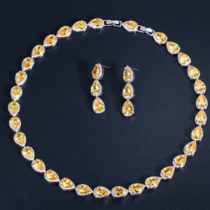 เลื่อมชุบทองสีขาวที่สวยงามปูด้วยมือสีแดงหยดน้ำ AAAA ลูกบาศก์เพทายหินสร้อยคอโช้คเกอร์ต่างหูผู้หญิงน่าดึงดูดสำหรับงานเลี้ยงตอนเย็นชุดเครื่องประดับ SJ293